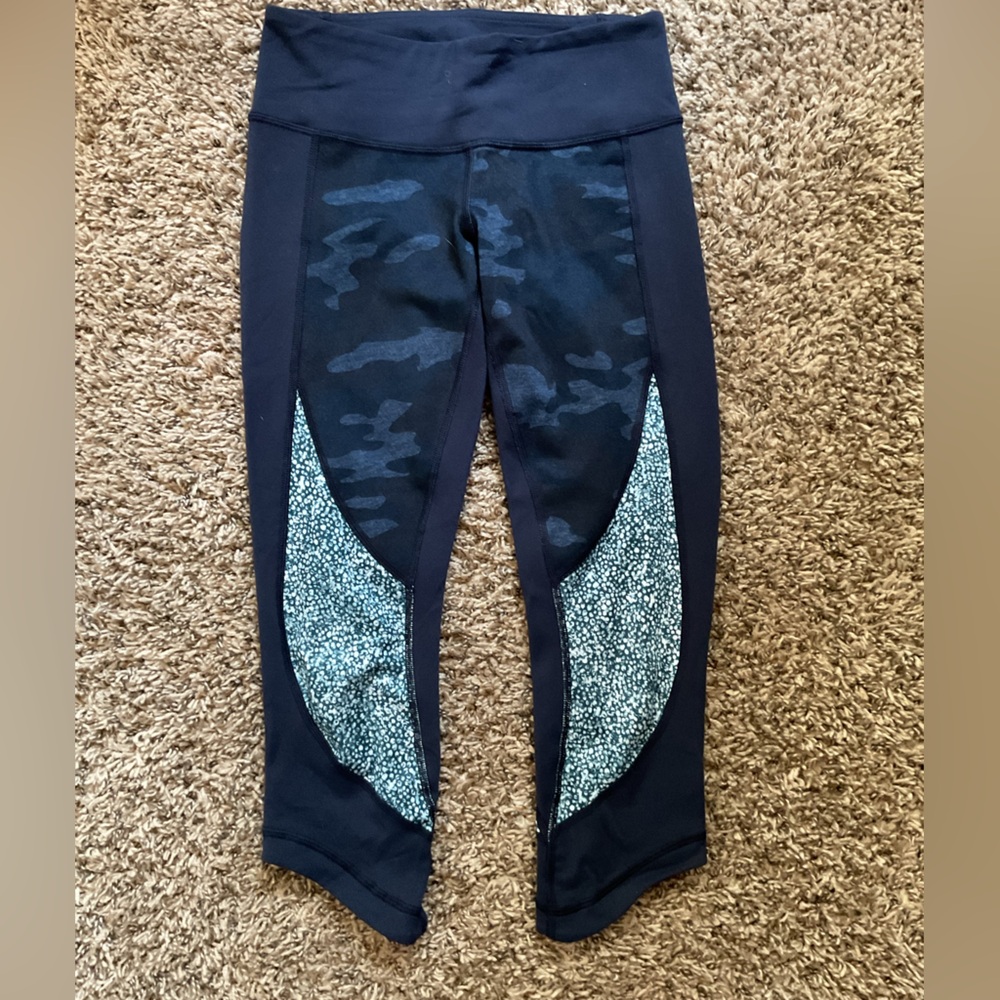 Lululemon Athletica Black and Blue Patterned Leggings
